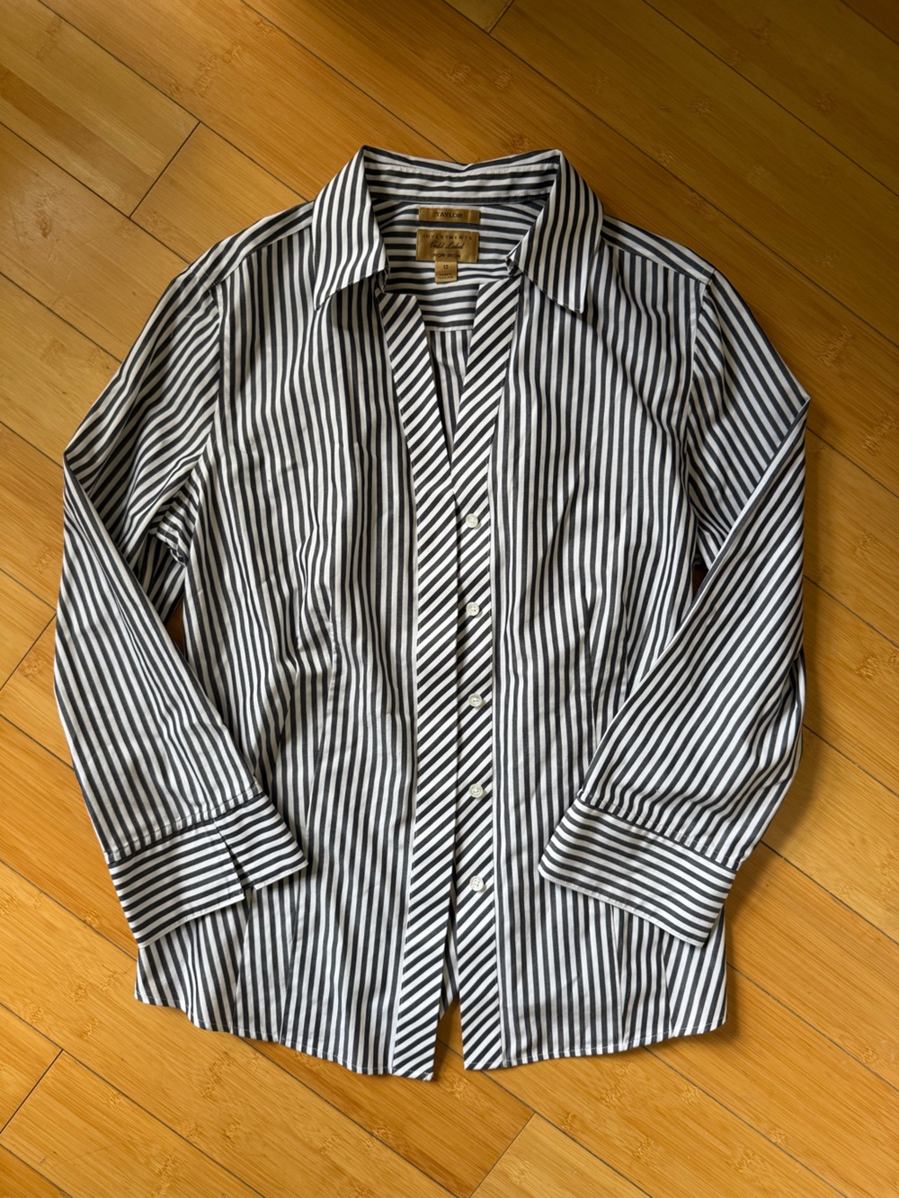 Women’s Vintage Dress Shirt